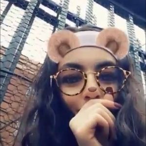 Meet your Posher, Queena